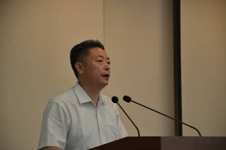 2河北省教育厅思政体卫处处长杨立华在启动仪式上致辞