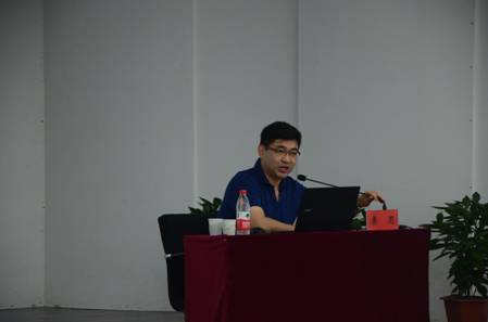 5对外经济贸易大学研究生工作部部长、博士生导师廉思教授做专题讲座