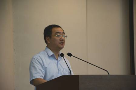 3河北省教育厅思政体卫处处长杨立华在启动仪式上致辞