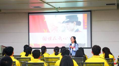 5李宁参加主题班会环节比赛
